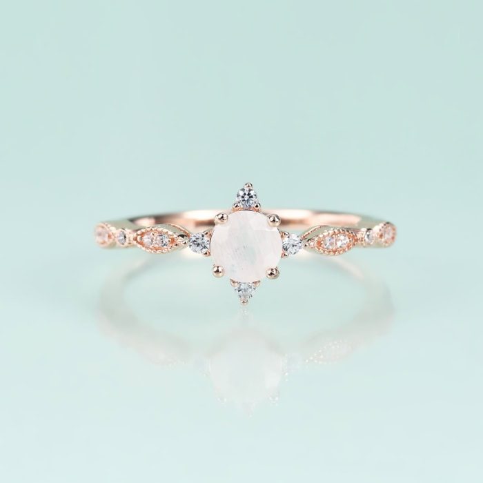 Damen Ring mit Runden Mondstein