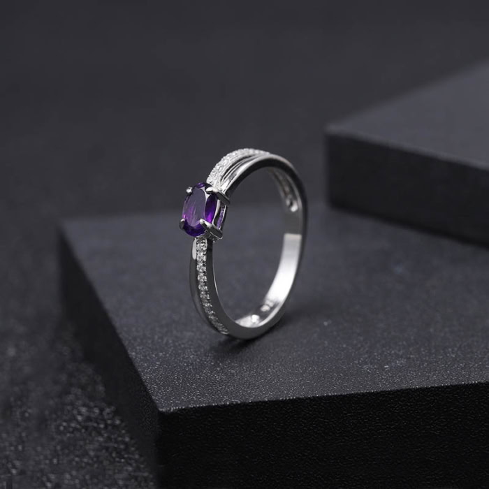 Solitär Ring mit Edelstein