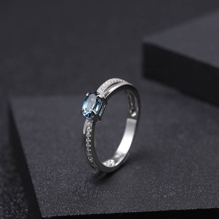 Solitär Ring mit Edelstein