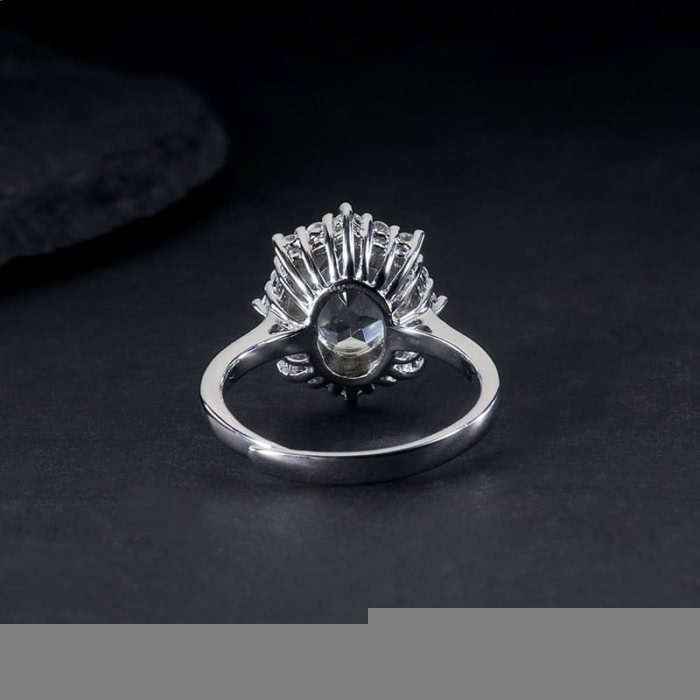 Oval Engagement Ring mit Grüner Amethyst