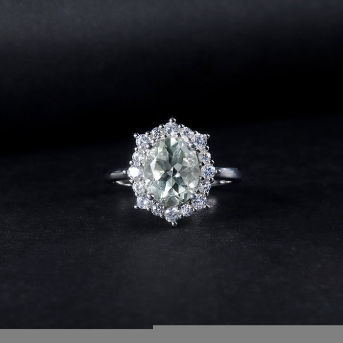 Oval Engagement Ring mit Grüner Amethyst
