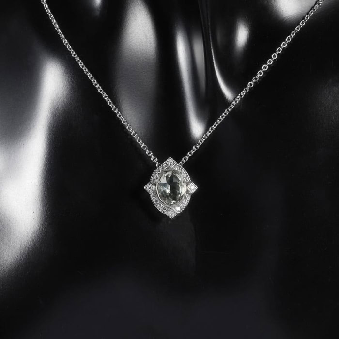 Vintage Anhänger Kette mit Grüner Amethys