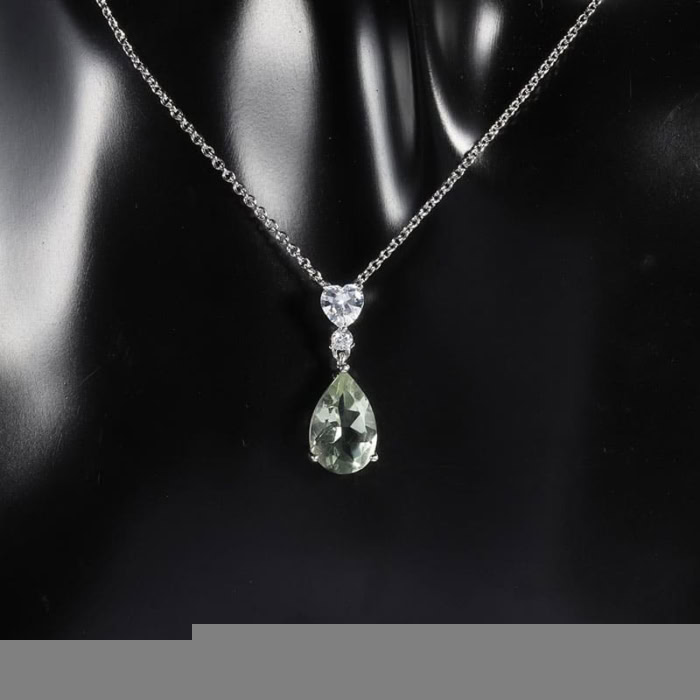Grüner Amethys Kettenanhänger aus Silber