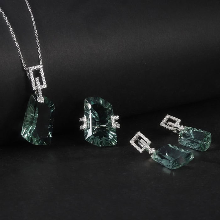 Kette mit Naturstein Anhänger