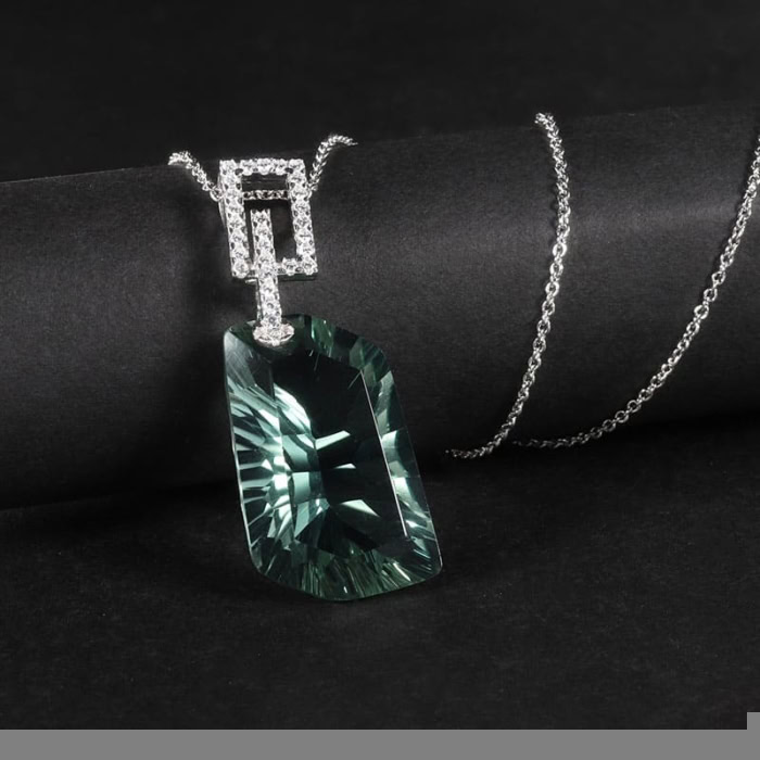 Kette mit Naturstein Anhänger