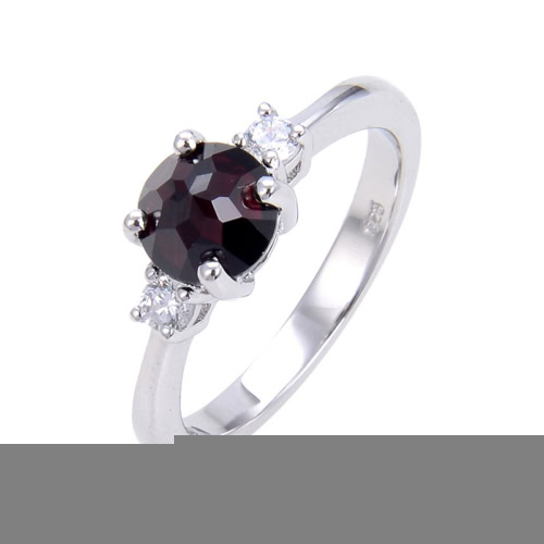Verlobungsring mit Schwarz Granat