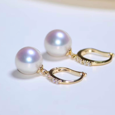 Akoya Perlen Ohrringe aus 18K gelbgold mit Diamenten