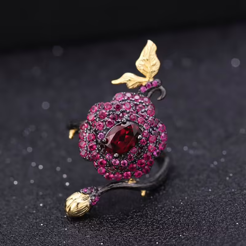 Blumen Ring mit Rosengranat