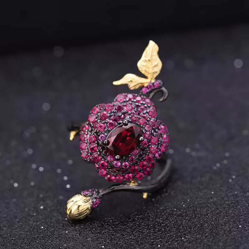 Blumen Ring mit Granat Stein