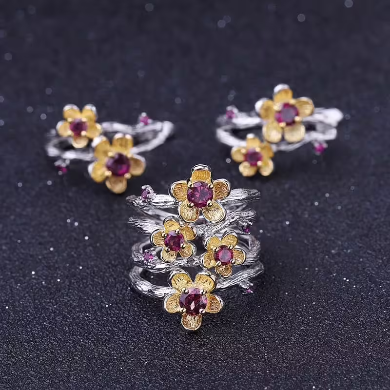 Rosengranat Blumen Ring aus Silber