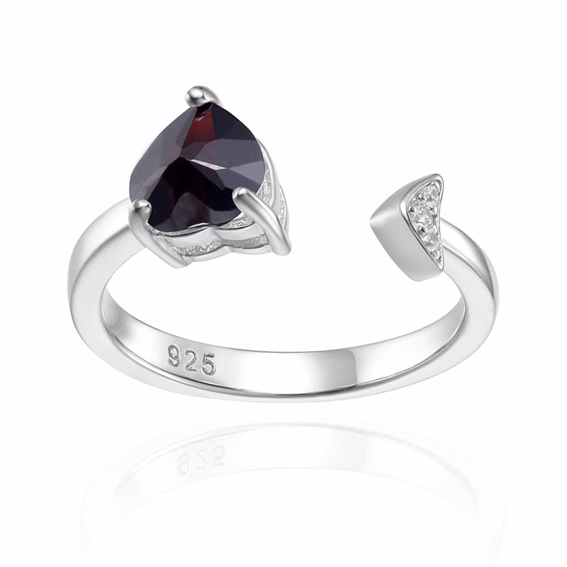Herzförmiger Edelstein Ring