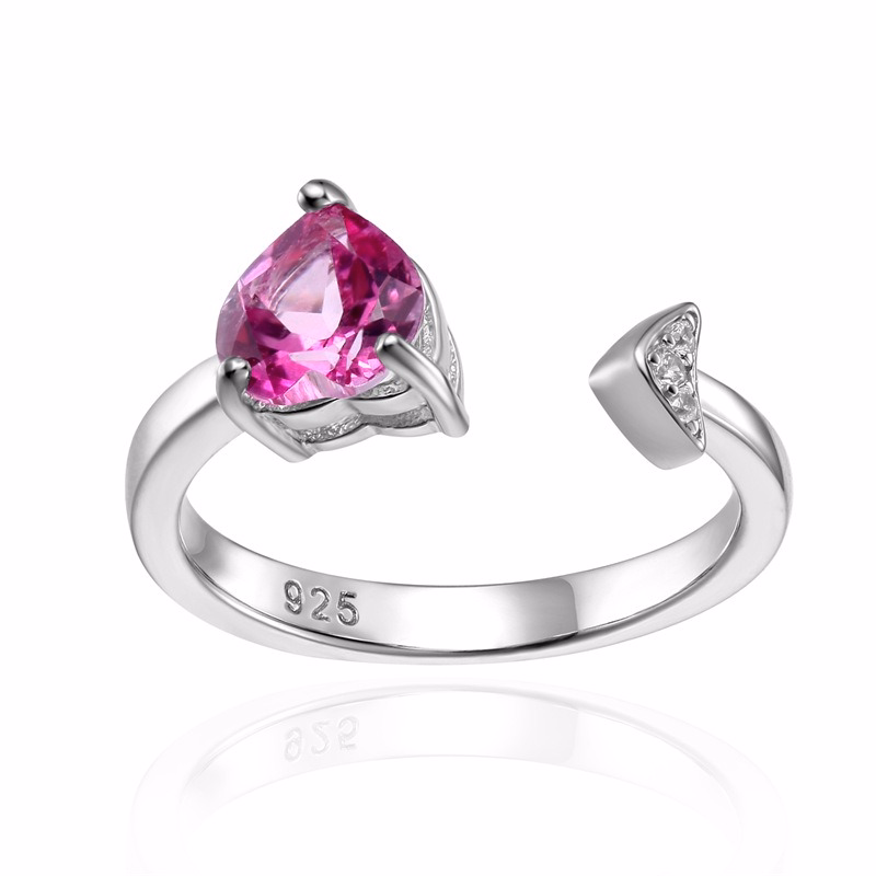 Herzförmiger Edelstein Ring