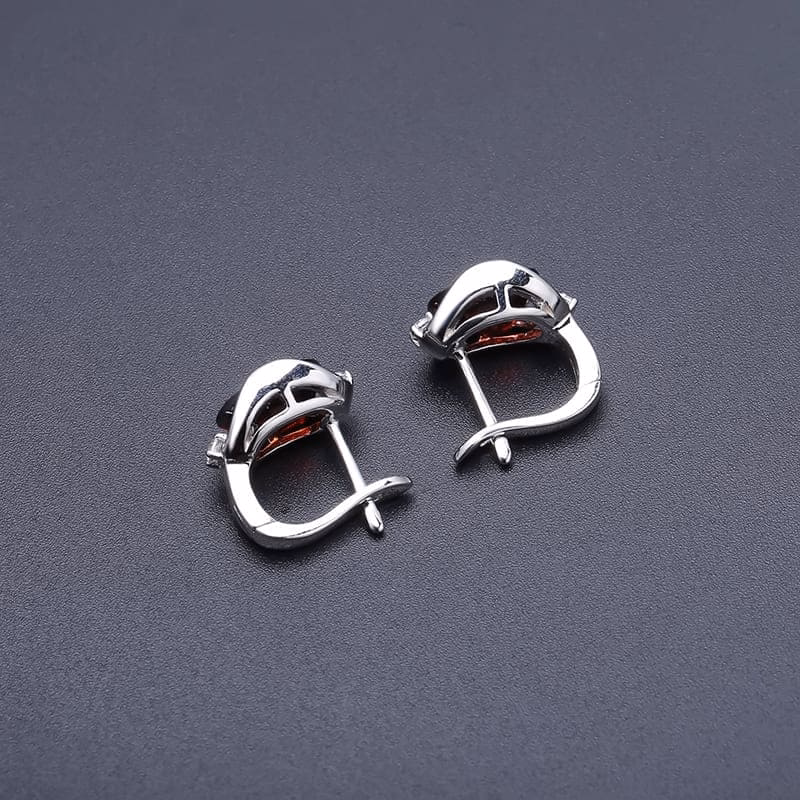 Ohrstecker mit Ovalem Edelstein