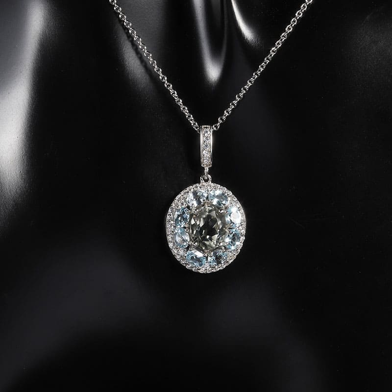 Extravagante Anhänger Kette mit Steine