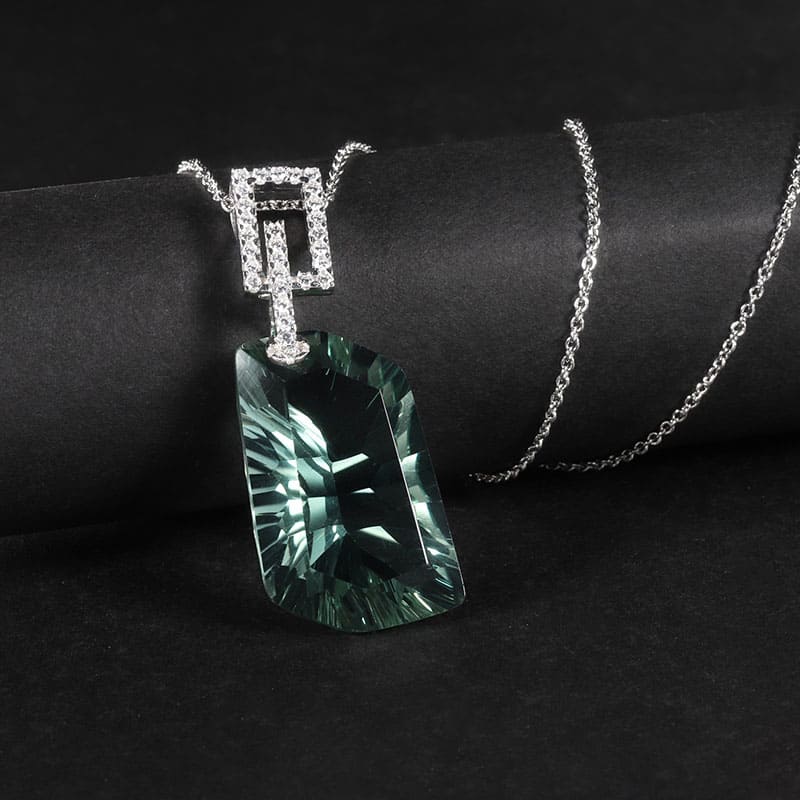 Kette mit Naturstein Anhänger