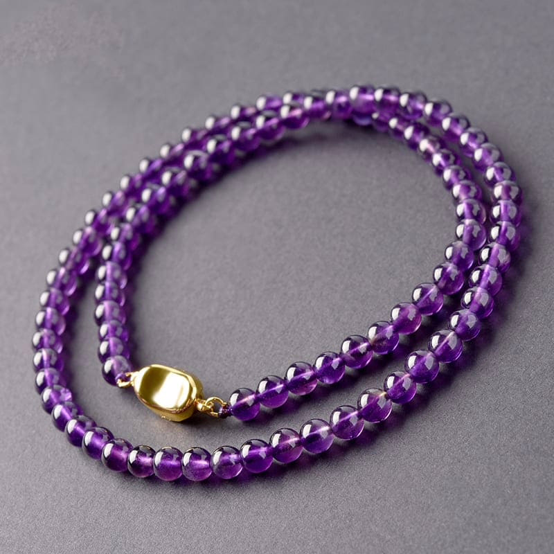 Unsere Kette aus natürlichem Amethyst ist ein zeitloses Schmuckstück. Erleben Sie die Schönheit und die positiven Energien dieses einzigartigen Edelsteins.
