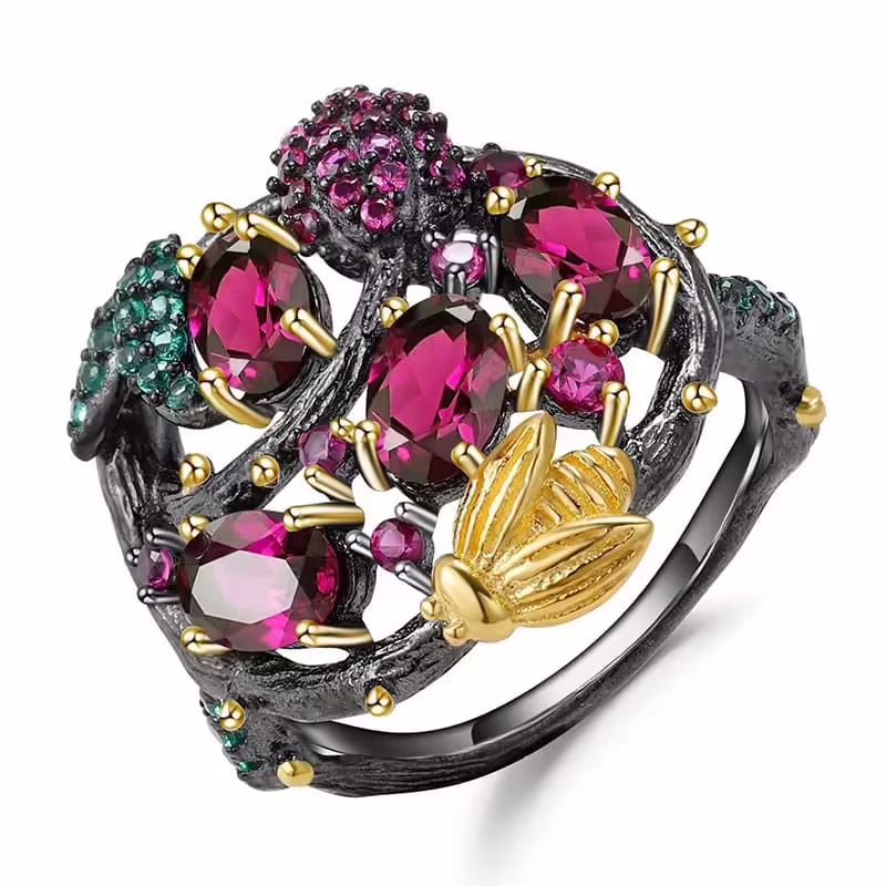 Ring Damen mit Granat Stein