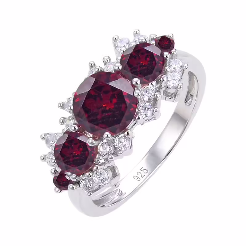 Ring Verlobung mit Granat