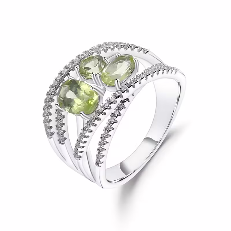 Damen Ring mit 3 Peridot