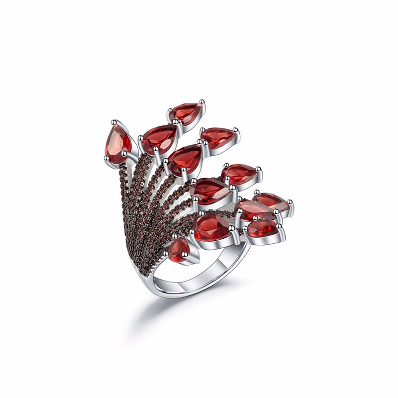Granat Ring mit gutem Design